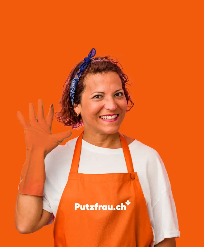 Putzfrau-Reinigungskraft lächelt und winkt